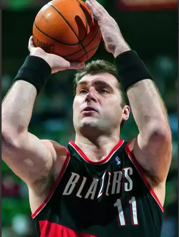 立陶宛男篮险胜国王,萨博尼斯三分雨点燃全场 立陶宛男篮险胜国王,萨博尼斯三分雨点燃全场