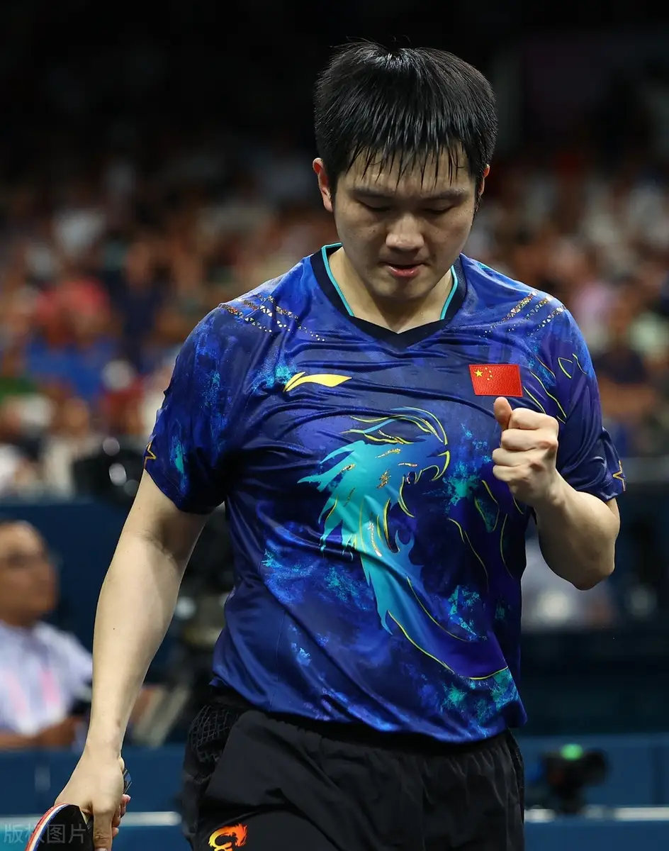 法国乒乓球队爆冷中国乒乓球队，樊振东三分雨点燃全场