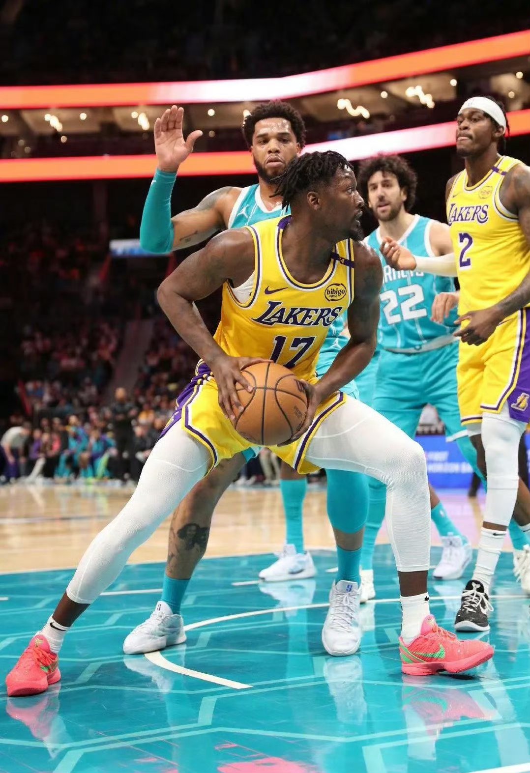 爵士横扫湖人，欧文状态火热